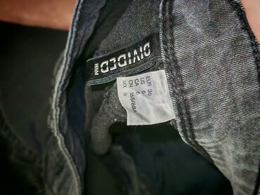 Farmerke: Ženske farmerke – nekoliko para Cena za dva para koju imaju ostecenja — 28