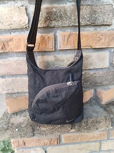 benx novi pazar trenerke cene: Nike preko-ramena torbica (crossbody) - Boja: crna, diskretan Nike — 1