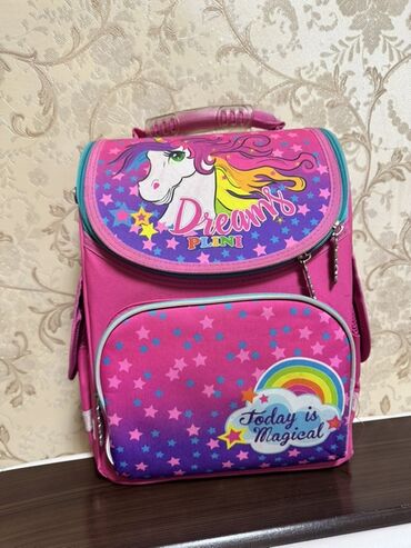 Unicorn təsvirli çəhrayı və bənövşəyi rəngli bel çantası. Çantanın ön