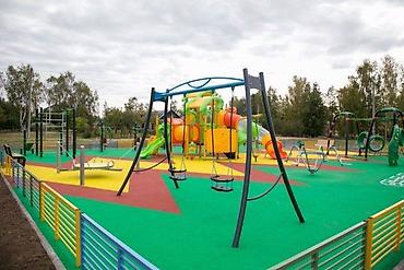 теннисные: Бесшовное резиновое покрытие из резиновой крошки, Резиновое покрытие - — 10