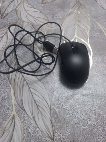 Kompüter ehtiyyat hissələri: USB interfeysli qara rəngli optik siçan. Sol və sağ düymələrə