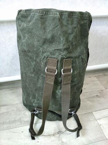 сумка зеленая: Продаю сумку-баул 100 - 120 литров загрузка боковая удобная