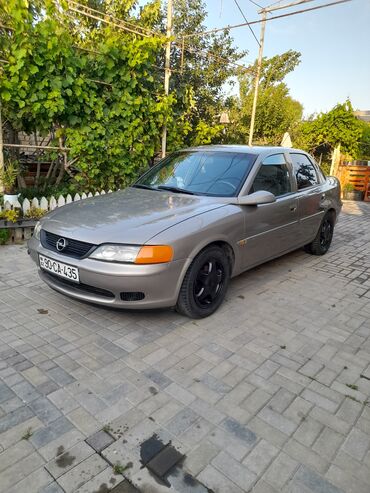 фольксваген поло 1: Opel Vectra: 1.6 l | 1998 il 410000 km Sedan