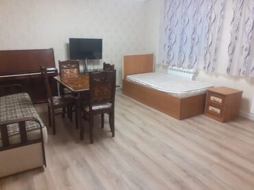 tələbə üçün kirayə evlər: 3 комнаты, 100 м²