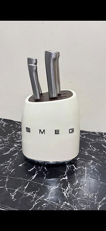 50: Набор кухонных ножей SMEG с подставкой. - Фирменная подставка SMEG в — 1