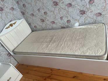 стул для школьника: Односпальная кровать, Без подьемного механизма, С матрасом, Без выдвижных ящиков