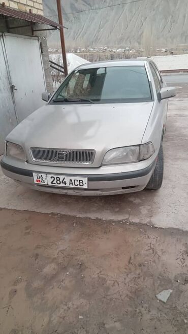 авто 65000: Volvo V40: 2003 г., 1.5 л, Механика, Бензин, Седан