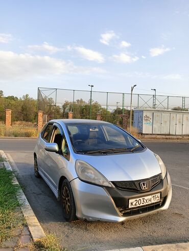 runx alex: Honda Fit: 2012 г., 1.3 л, Вариатор, Бензин, Хетчбек