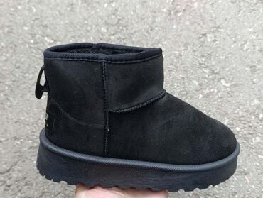 Ugg obuća: Ugg papuče, bоја - Bež, 41 — 12