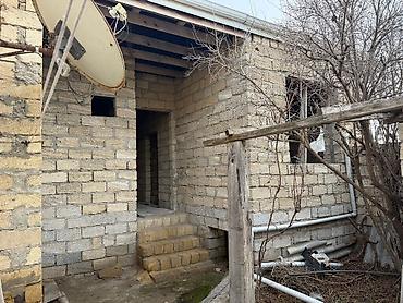 Həyət evləri və villaların satışı: Sumqayit Arxiv idaresinin arxasi. 76-cı məhəllə. Satış üçün yarımçıq — 6