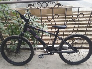 Ovçuluq və balıqçılıq: Şəhər və park sürüşləri üçün ideal, tək sürətli (single-speed) BMX/MTB