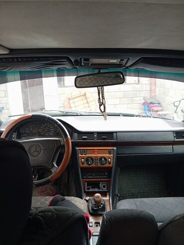 авто расрочку бишкек: Mercedes-Benz W124: 1995 г., 2.2 л, Механика, Бензин, Универсал