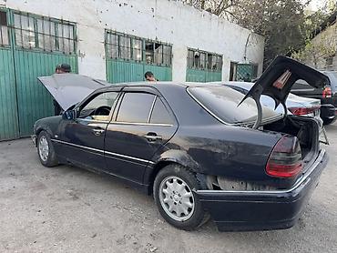 Mercedes-Benz: Срочно на запчасти Год:1999 Объем 3.2 V-образка Мотор коробка хорошем — 3