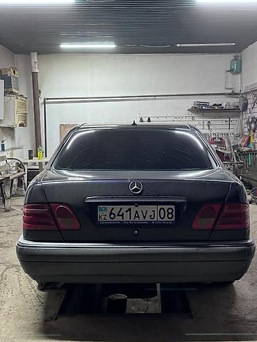 Продажа авто: Mercedes-Benz E-Class: 1998 г., 3.2 л, Автомат, Бензин, Седан — 2