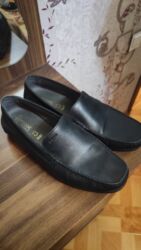 Səndəl və şəp-şüplər: Geox firmasi,oriqinal koja 44-45 razmer,3-4defe geyilib,xaricden