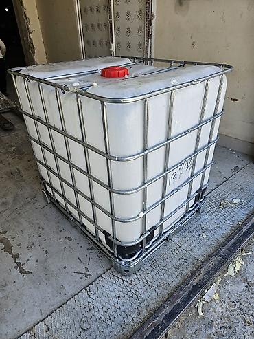 Kənd təssərüfatı avadanlığı: IBC konteyner (1000 L) - Həcm: təxmini 1000 litr - Material: qalın — 1