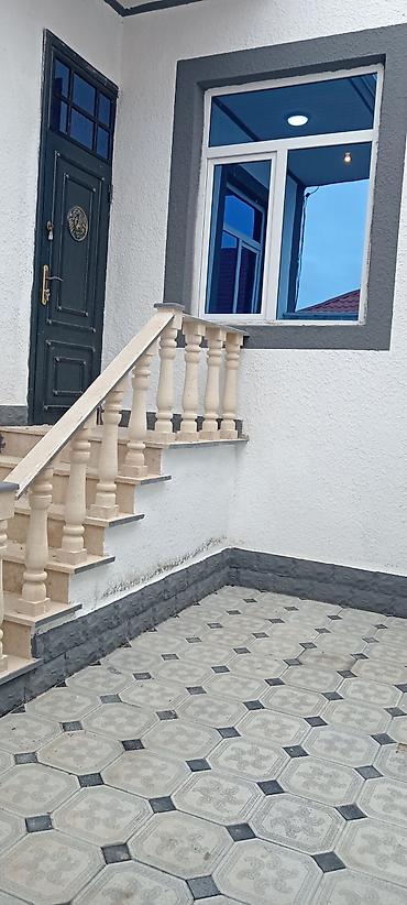 mehemmedi ev: Abşeron rayonu Məhəmmədi qəsəbəsində məktəbə yola yaxın yaşayışlı — 2