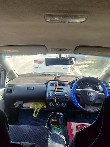 fit 2: Honda Fit: 2002 г., 1.3 л, Вариатор, Бензин, Хэтчбэк — 5