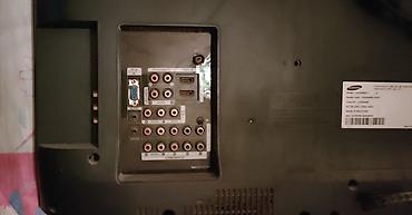 monitor 32: Samsung LCD TV – Model: LA32A450C1, Model Code: LA32A450C1XZN (32") — 3