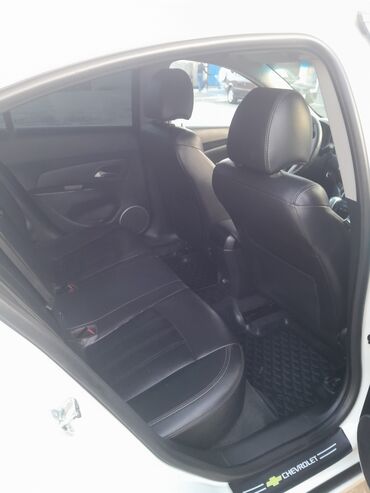 Chevrolet: Chevrolet Cruze: 1.8 l | 2013 il 214791 km Sedan — 13