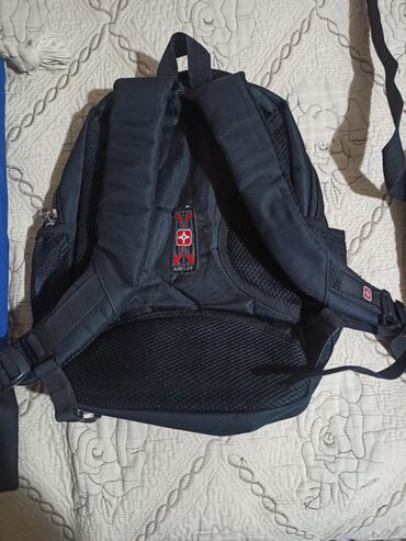 İdman çantaları: Məktəb və idman üçün cantalar biri 5 manata çantaların hamısı yaxşı — 5