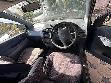 минивен левый: Toyota Ipsum: 1998 г., 2 л, Автомат, Бензин, Минивэн — 8