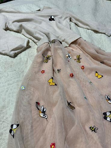 Dəstlər, kostyumlar: Coxsu amerikadan alinib . Hamsi cox yaxwi veziyyetdedir. Her biri 1. 2 — 18