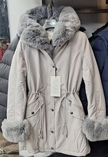 Zimske jakne: Ženske zimske jakne dostupne S M L XL. Postavljene celom dužinom 7200 — 5