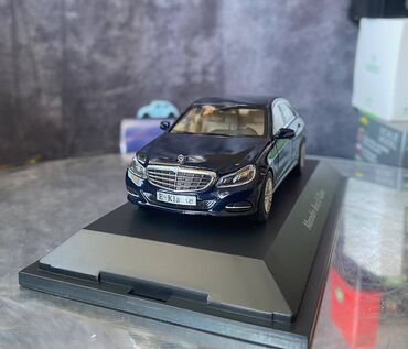 Avtomobil modelləri: Коллекционная модель Mercedes-Benz E-Class Elegance W212 blue — 12