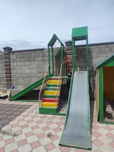 железный бассейн: Балдар аянтчасы Үй үчүн