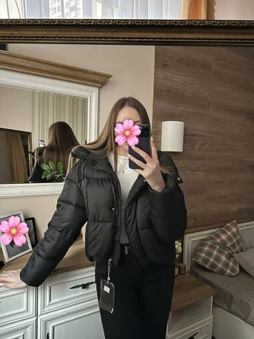 демисезонные замшевые полусапожки: Продаётся новая демисезонная куртка с капюшоном. Состояние отличное