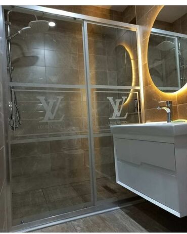 Duş kabinaları, arakəsmələr: Yeni Arakəsmə, Künc üçün, Pulsuz çatdırılma — 20