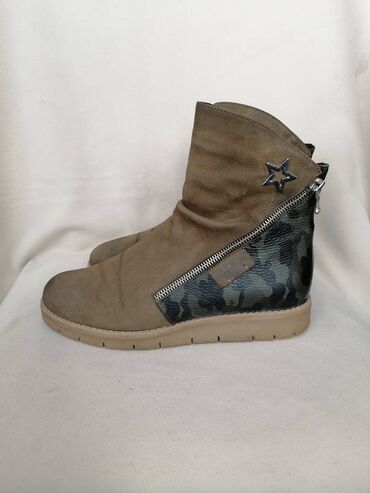 Gležnjače: Gležnjače, Stefano, 38 — 12