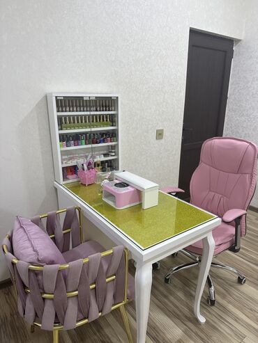 Dırnaq qurutma lampaları: Dırnaq Stolu Arendaya verilir 200 Azn Memar Əcəmi 055-594-98-00