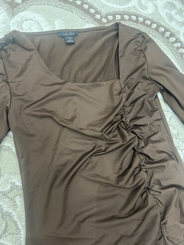 Futbolka və maykalar: Her biri demek olar yeni kimidir,cunki 2-3defe geyinilib baxan — 6