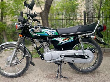 мотоцикл yamaha r1: Классический мотоцикл Honda, Бензин, Б/у