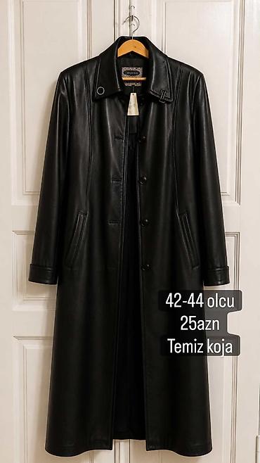 пальто zara: Qadın üst geyimləri – bir neçə model 1) Qara kapüşonlu palto, süni — 3