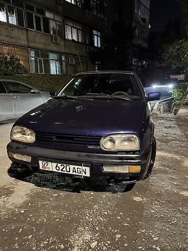 Volkswagen Golf: 1994 г., 1.6 л, Механика, Бензин, Хэтчбэк