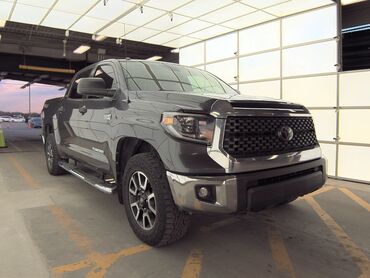 Land Rover: Toyota Tundra: 2018 г., 5.7 л, Автомат, Бензин, Внедорожник