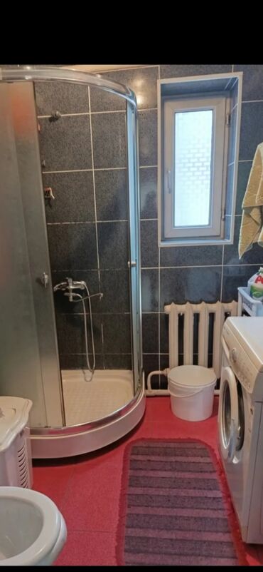 продажа домов в бишкеке без посредников: 60 кв. м, 3 бөлмө, Унаа токтотуучу жай, Забор, тосулган