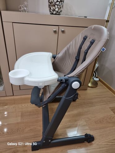 Hranilice: Stolica za hranjenje Kikka Boo. U odlicnom stanju. Jako prakticna — 8