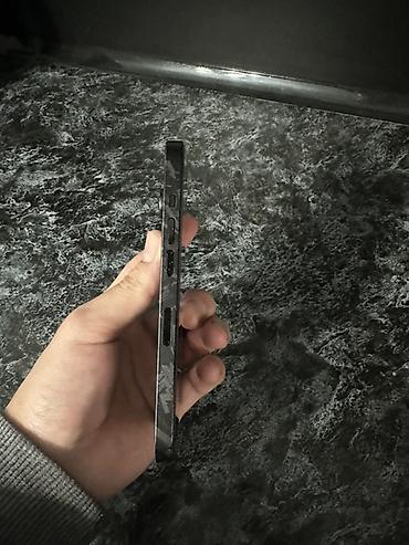 Защитные пленки и стекла: IPhone с тремя основными камерами (линейка Pro). На корпус нанесена — 5