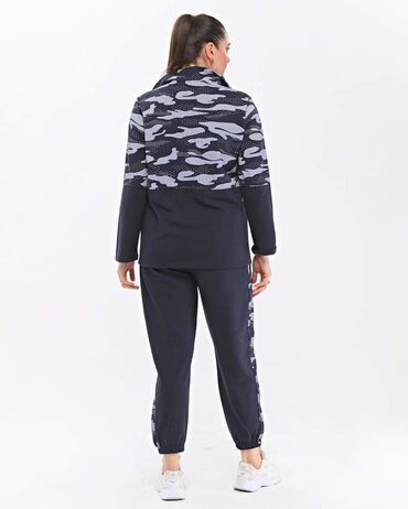 Trenerke: Crna i teget
2xl - 4xl
4200 — 6