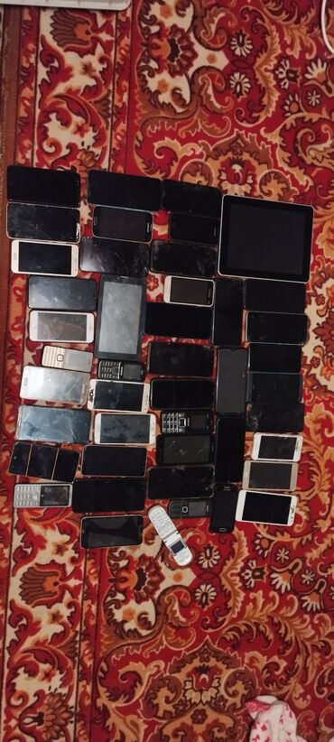 стиральная машинка б: Лот: большая партия мобильных устройств и пары планшетов