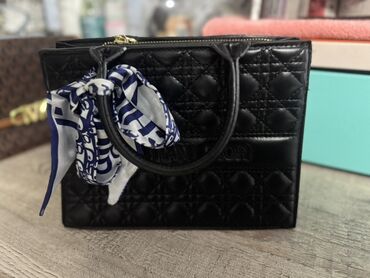 прокат национальных костюмов для детей: Классическая сумка, Dior, Материал: Натуральная кожа, Стеганая модель, Женские