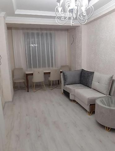Квартиры: Neftciler metrosuna az mesafede 2 otaqli ev kiraye verilir ev tam — 2