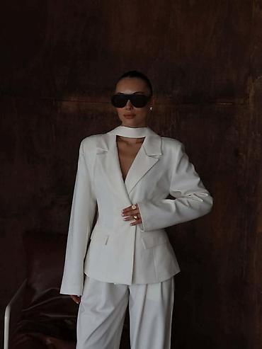 Kompleti: Oversized odelo
6.900 din
S M L — 6