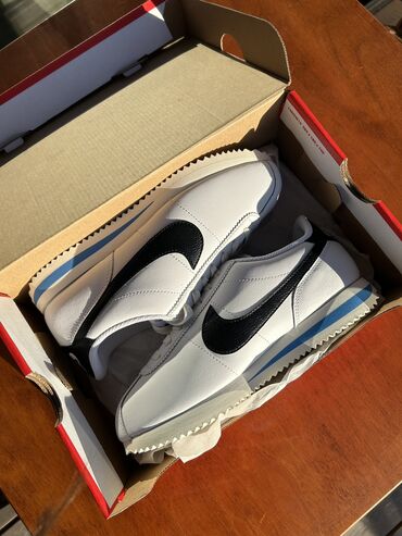 nike cortez бишкек: Кроссовкалар, 37.5, Nike, Жаңы, түсү - Ак, Өзү алып кетүү, Акылуу жеткирүү