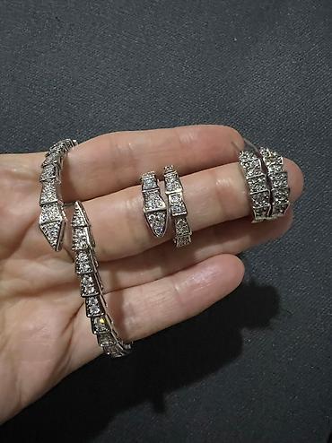 sade qolbaqlar: Dəstə daxildir: Bilərzik, Sırğa, Üzük, Bvlgari — 5