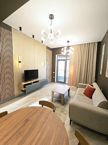 berdə: Ağ Şəhərdə studio tipli 2 otaqlı mənzil kirayə verilir. - Ümumi sahə — 4